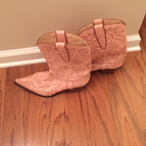 Guess Size 8 Pink Boots