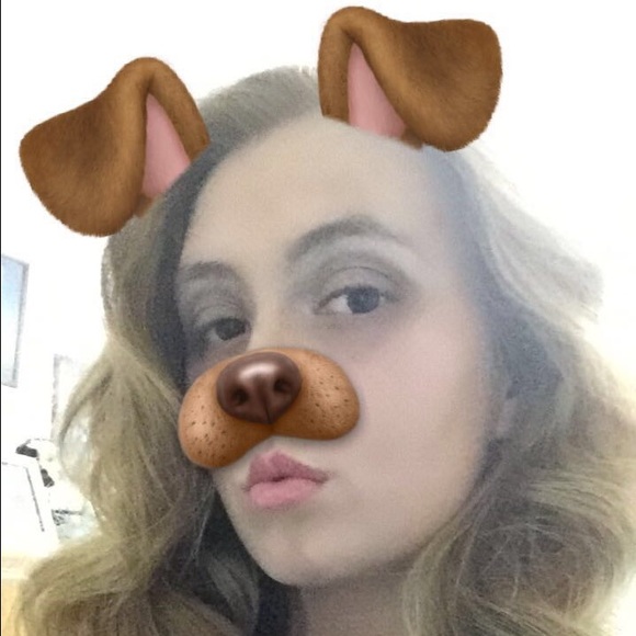 Meet your Posher, Caitlin - Picture 1 of 1
