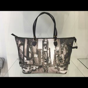 Tote