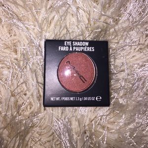 Discontinued eyeshadow Red Alert