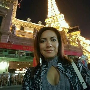 Meet your Posher, Gloria