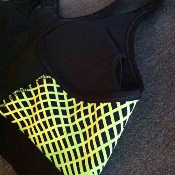 Nike Pro Padded Sports Bra, Sz M #805307 NWT - Picture 3 of 4