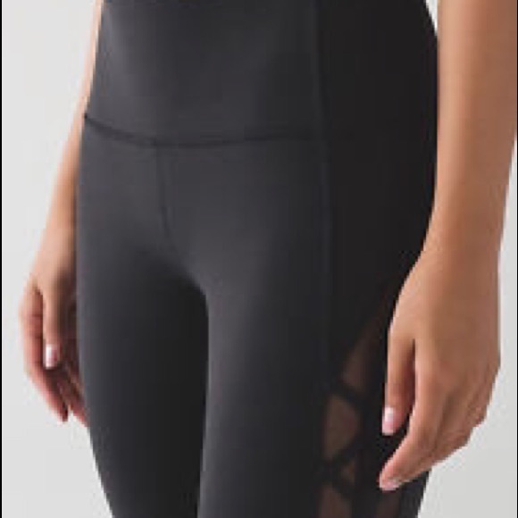 💰Sold💸 NWT Lululemon High Times SE Rhythm Pant - Picture 3 of 3