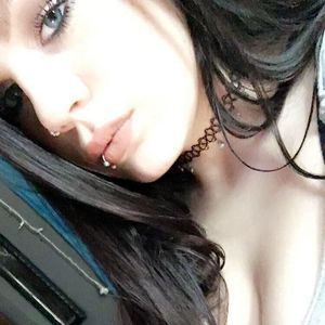 Meet your Posher, Skylar