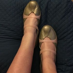 NIKE Split Sole slip-on Dance/Yoga Athletic Flat