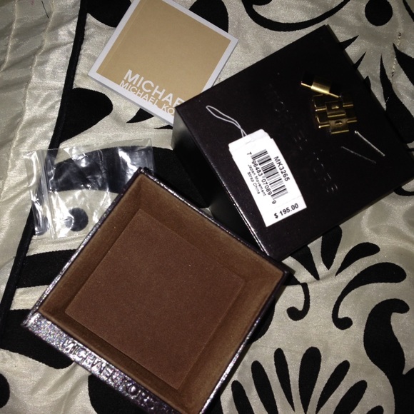 Turquoise and Gold Michael Kors watch - Picture 2 of 4