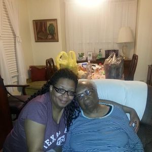 Meet your Posher, Mae frances