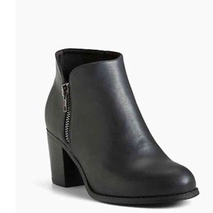 Faux Leather Zip up Booties