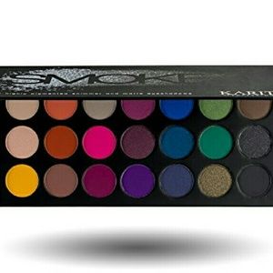 21 highly pigmented professional eyeshadow