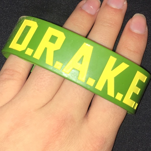Accessories - bracelet