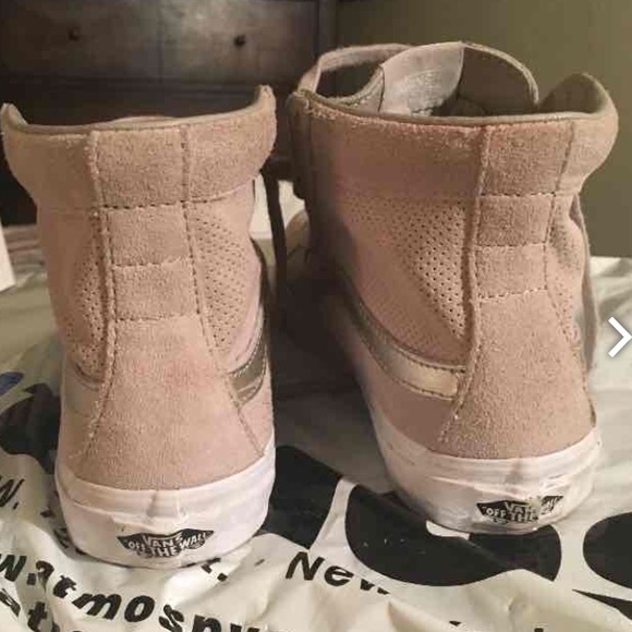 Vans - Picture 2 of 4