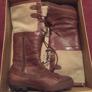 100% authentic Water proof event uggs. SIZE 8