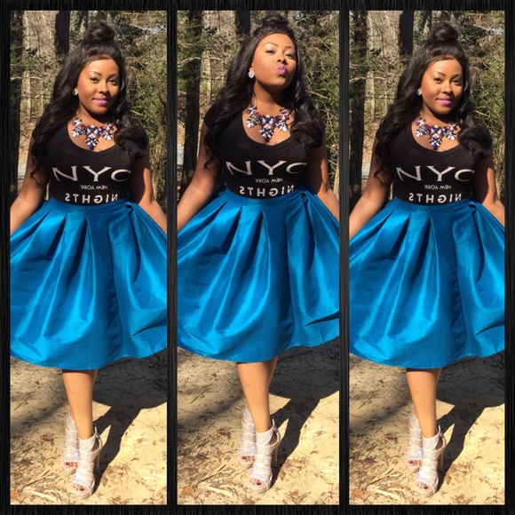 Cute clothes for all my FLYY girls!✨👑👛💋💄👗👠🦋 - Picture 4 of 4