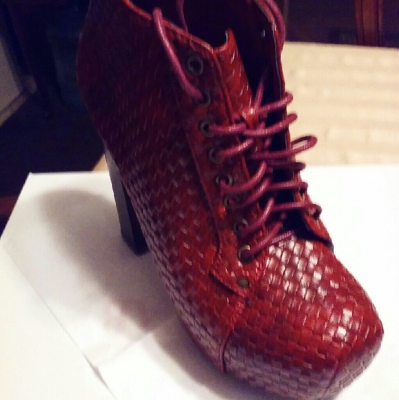 NEW Women's woven platform booties. - Picture 3 of 3