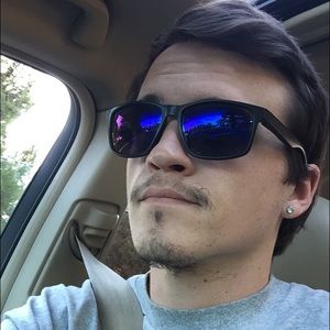 Meet your Posher, Cory