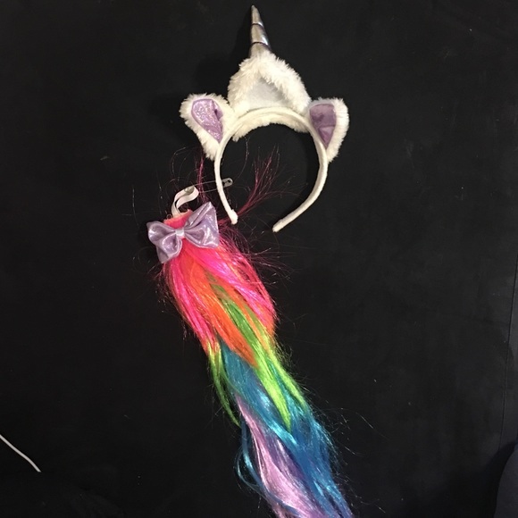 Unicorn headband and pin on tail
