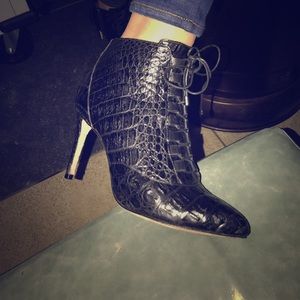 Alexandre Birman Women's Black Lace-up Crocodile