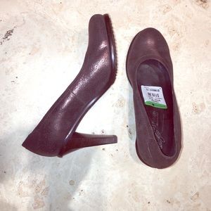 Bronze Donald J Pliner heels made in Italy.