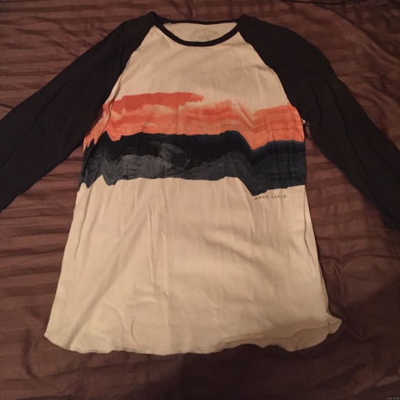 American Eagle raglan