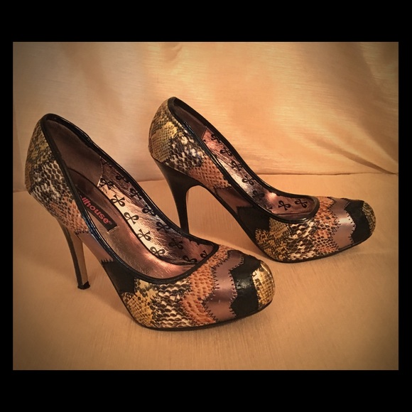 💖Dollhouse mixed pattern heels size 7 1/2 - Picture 2 of 4