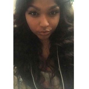 Meet your Posher, Noelle