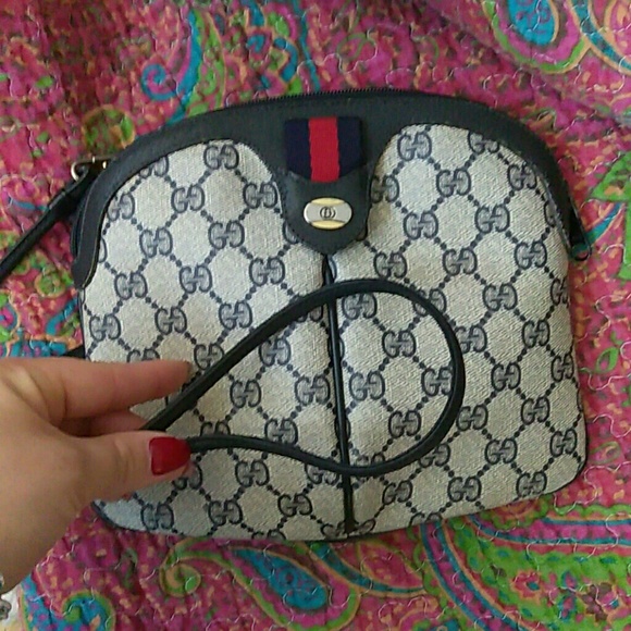 SALE vintage gucci crossbody... Make offers!!