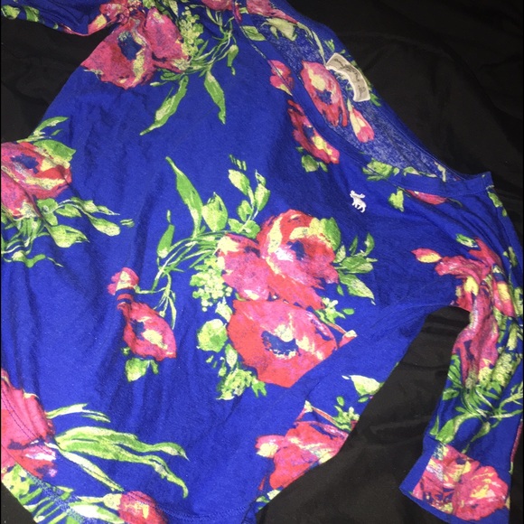 Abercrombie Silky Soft 3/4 Sleeve Size XS