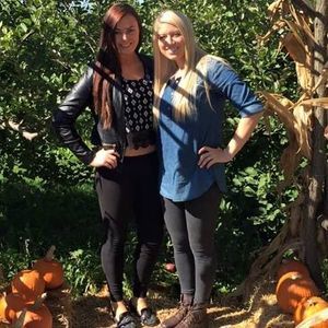 Meet your Posher, Carlye