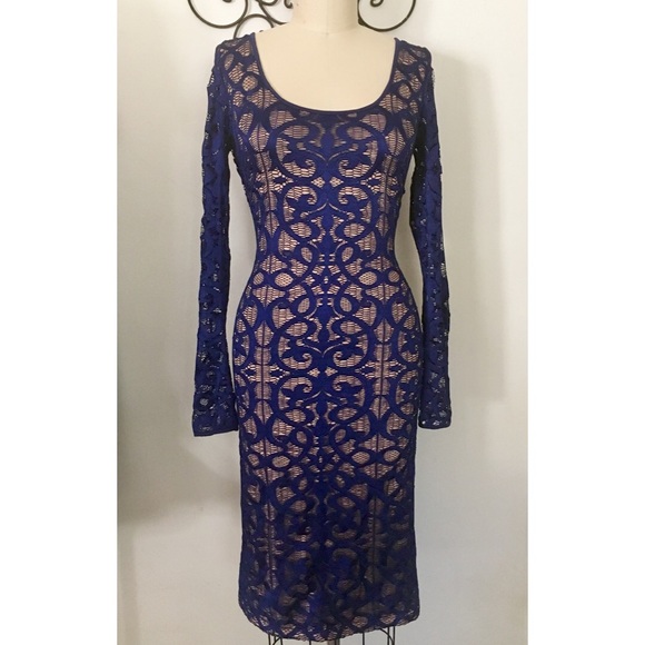 BCBG MAXAZRIA KNIT DRESS