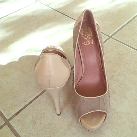 Vince Camuto peep toe pink vieux rose heels