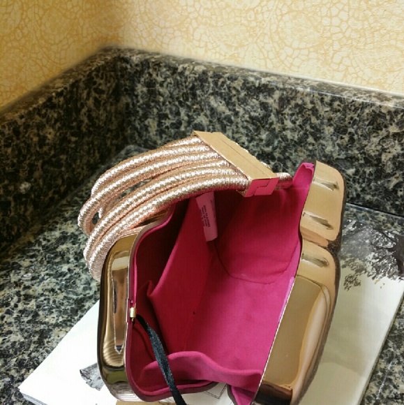 Rose Gold Kiss Me Clutch ???????????? - Picture 3 of 4