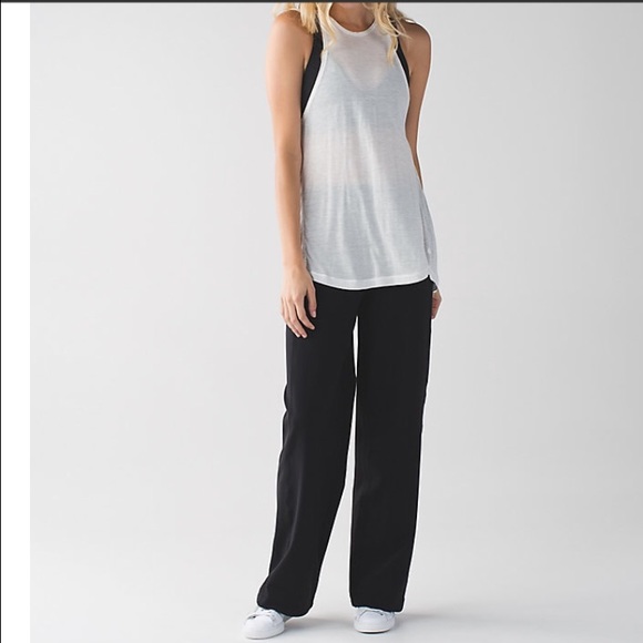 Lululemon "Sit In Stillness"  yoga pant size 8.