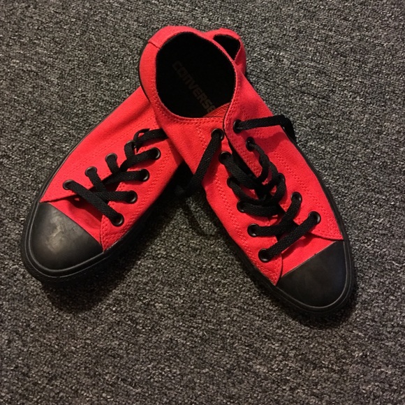 Converse! - Picture 2 of 3