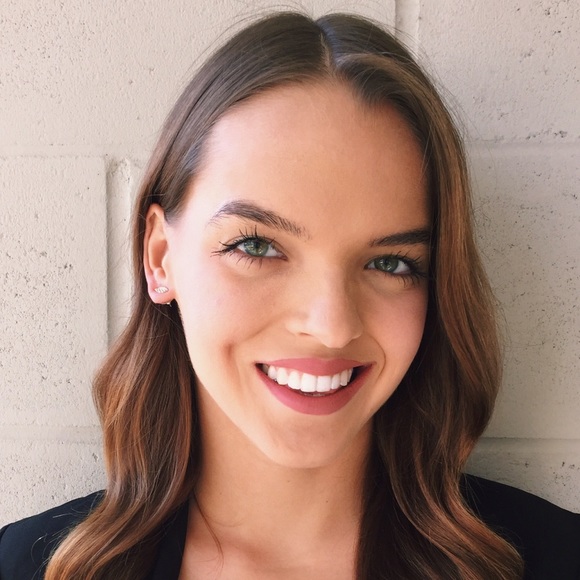 Meet your Posher, Elyse - Picture 1 of 1