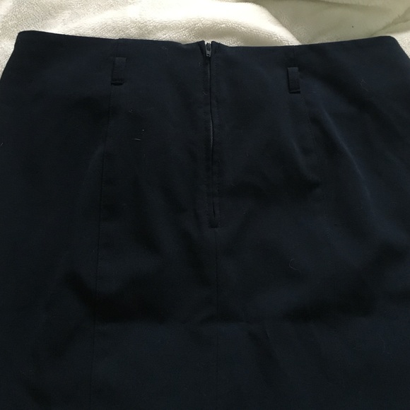 Navy skirt - Picture 4 of 4
