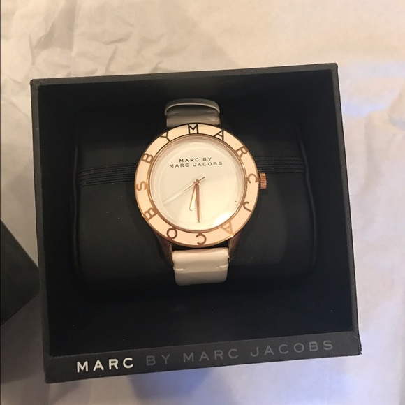 Marc Jacobs Watch - Picture 3 of 4