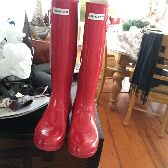 Red hunter boots size US 6/7