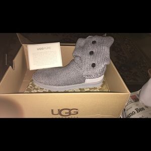 Grey uggs