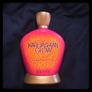 Kardashian Glow Dark Bronzer Tanning Lotion