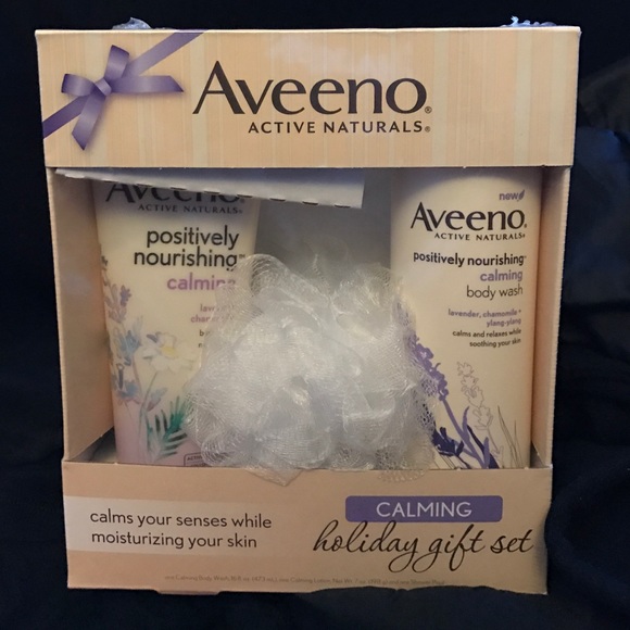 Aveeno Calming Holiday Gift Set