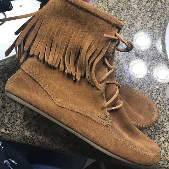 Minnetonka tie up short boot - Picture 3 of 4