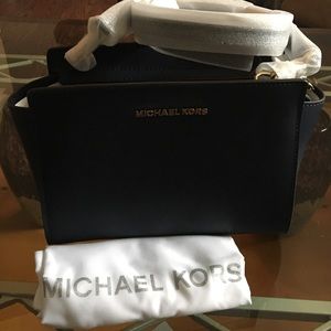 Michael Kors Selma Medium Saffiano leather