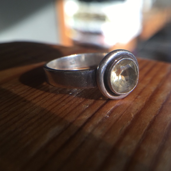 Pale yellow quartz ring - Picture 3 of 4