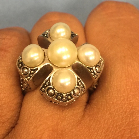 Sterling silver ring with cross design - Picture 3 of 3