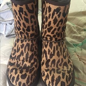 Authentic Uggs limited edition size 10 worn once