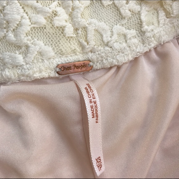 ⬇️Free People Lace Shorts White Sz XS - Picture 3 of 4