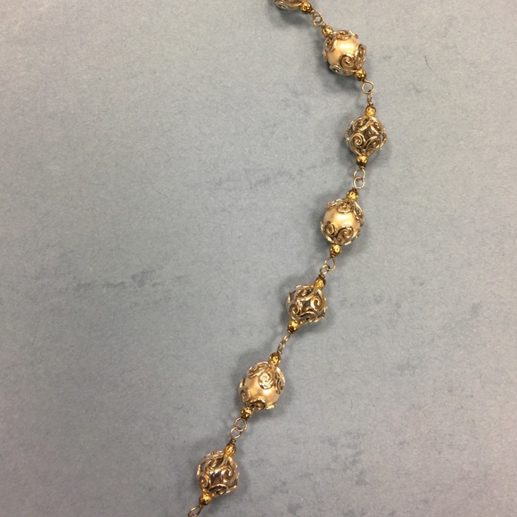 Sterling silver cross necklace - Picture 3 of 3