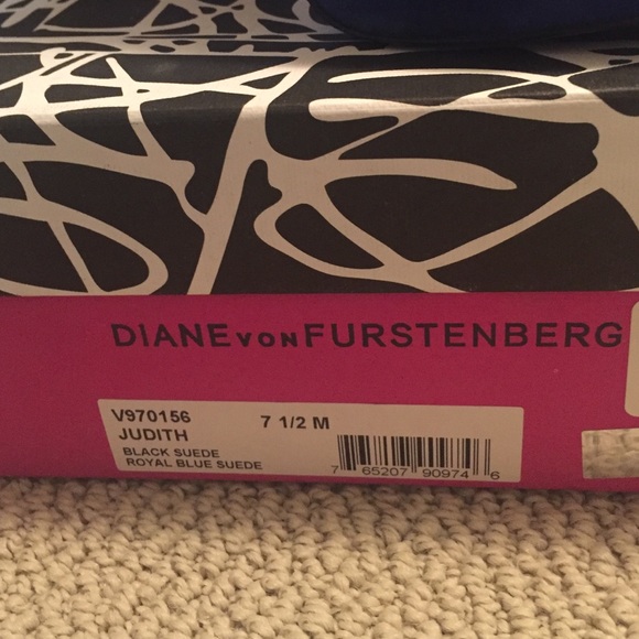 Peep toe DVF booties - Picture 2 of 4
