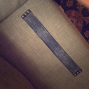 Fun Reversible cinch belt in black/silver