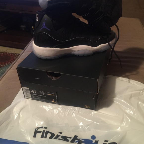 Jordan Retro 11. Space Jams 2016 - Picture 4 of 4